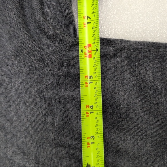 Banana Republic Extra Fine Merino Cardigan Gray Size Medium - Picture 11 of 12